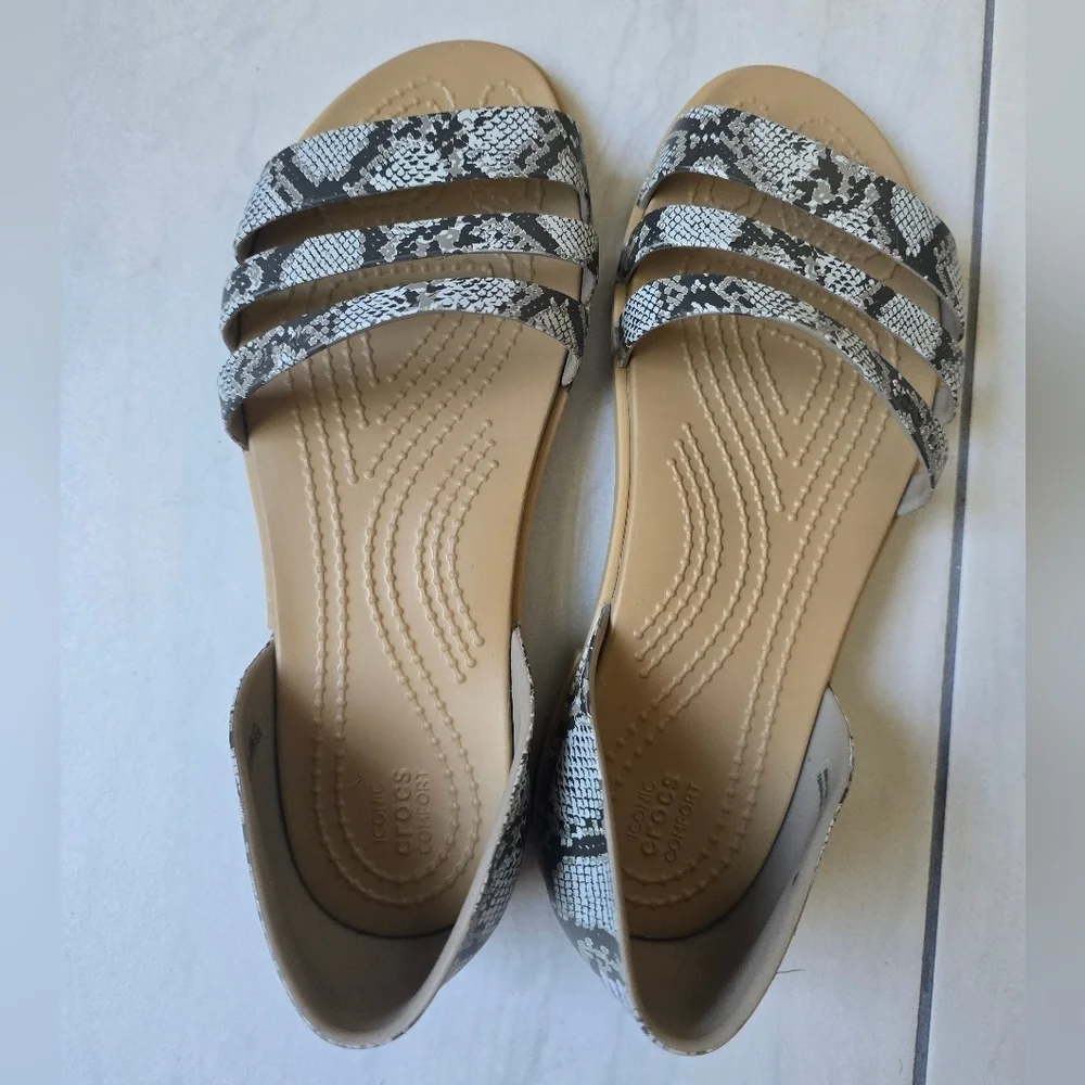 CROCS step out